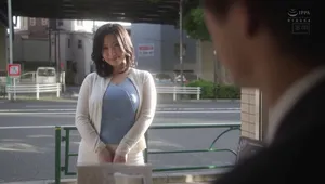 Ông xã yếu không làm lên đỉnh, bà xã lên mạng tìm trai trẻ địt khỏe
